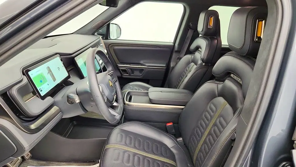 2024 Rivian R1S Adventure