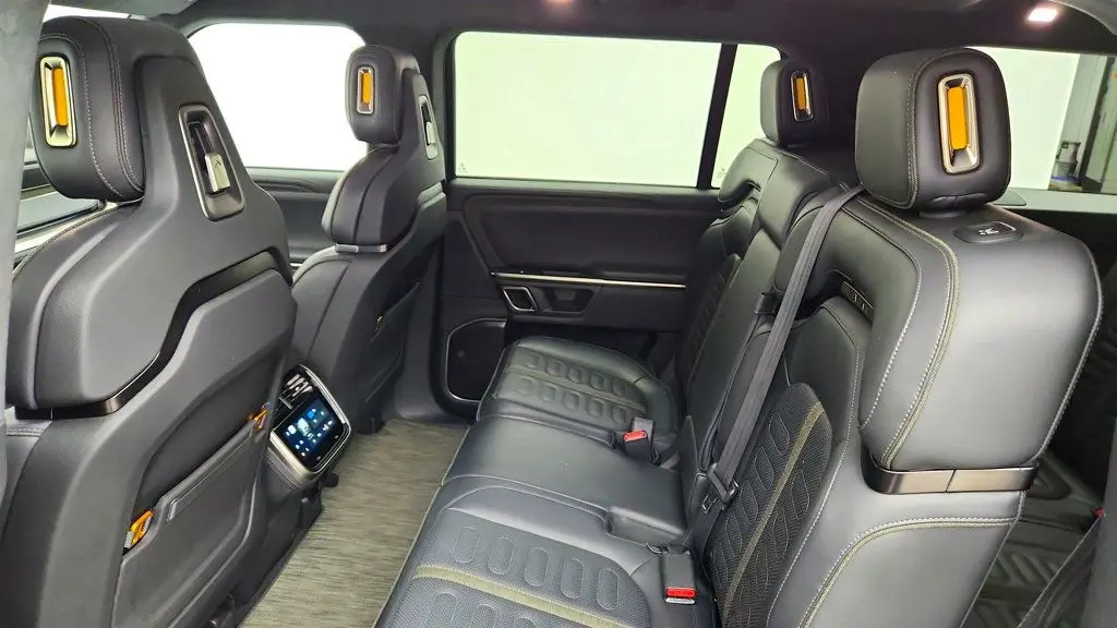2024 Rivian R1S Adventure