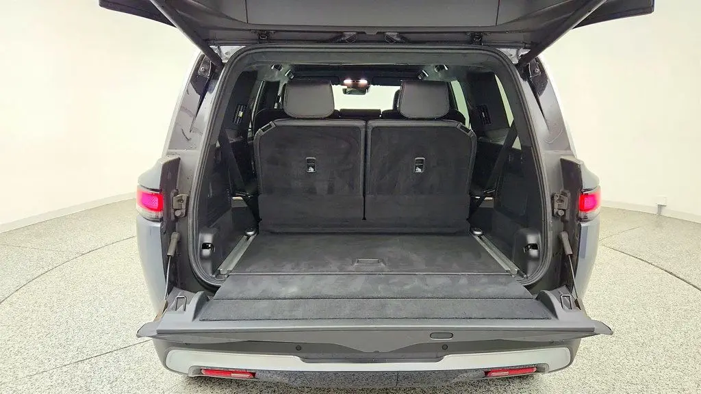 2024 Rivian R1S Adventure