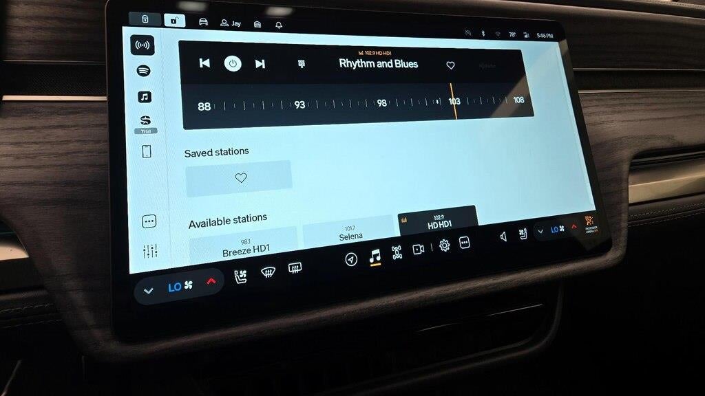 2026 Rivian R1S Adventure