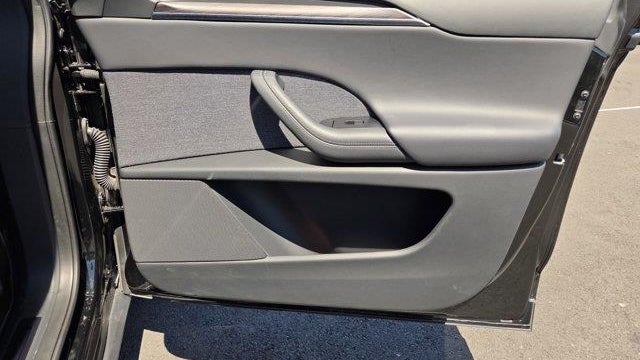 2025 Tesla Model X Base