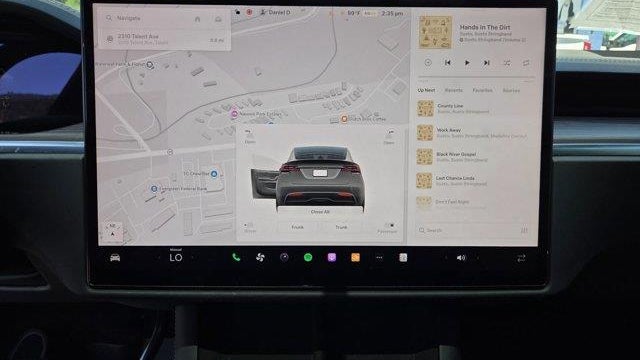 2025 Tesla Model X Base