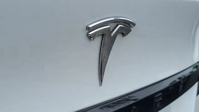 2022 Tesla Model X Base