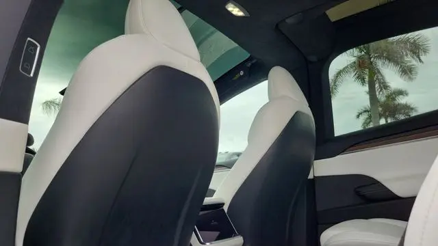 2022 Tesla Model X Base