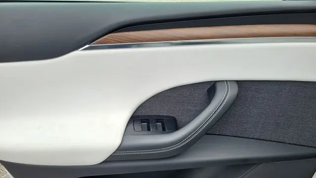 2022 Tesla Model X Base