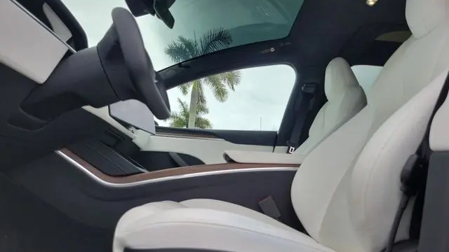 2022 Tesla Model X Base