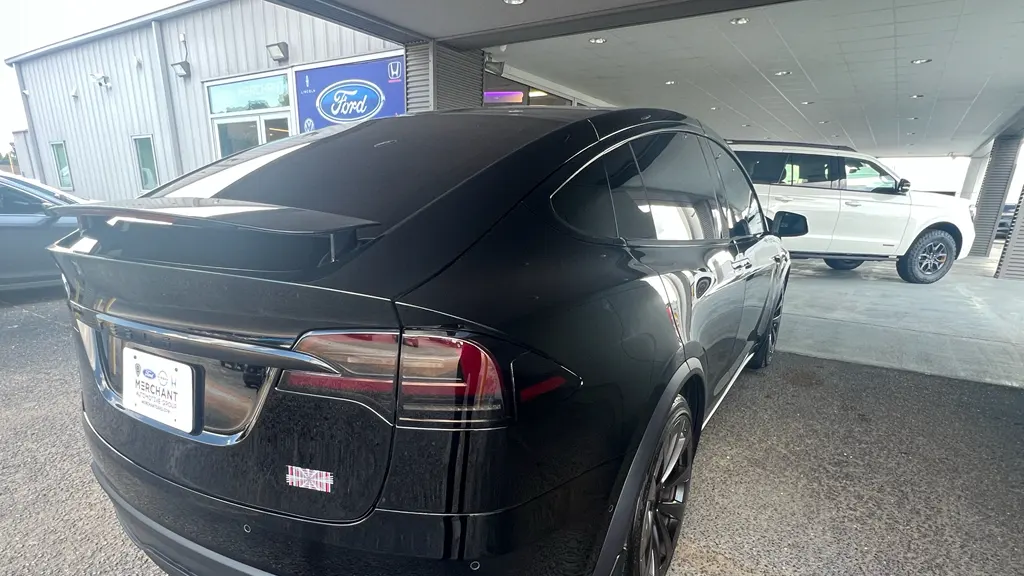 2022 Tesla Model X Plaid