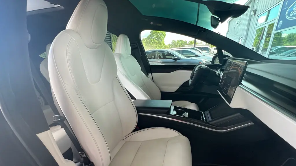 2022 Tesla Model X Plaid