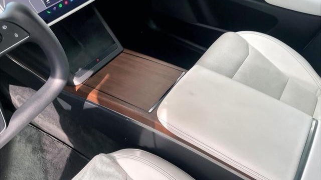 2022 Tesla Model X Base