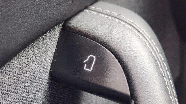 2022 Tesla Model X Base