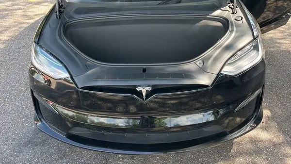 2023 Tesla Model X Base