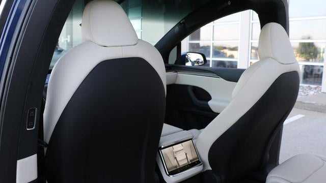 2023 Tesla Model X Base