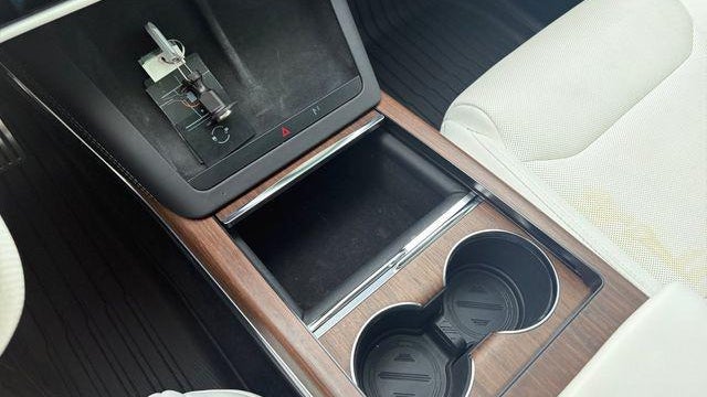 2022 Tesla Model X Base
