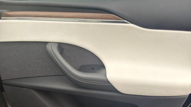 2022 Tesla Model X Base