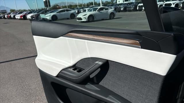 2023 Tesla Model X Base