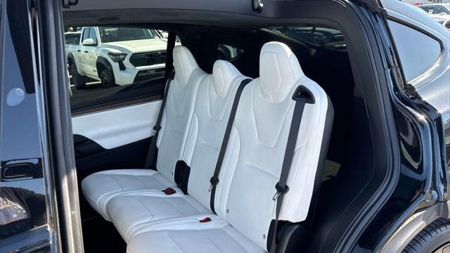 2023 Tesla Model X Base