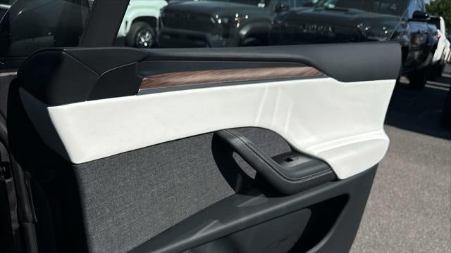 2023 Tesla Model X Base