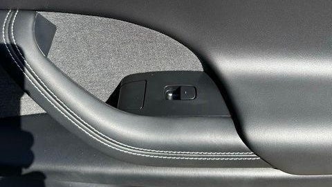 2024 Tesla Model X Base