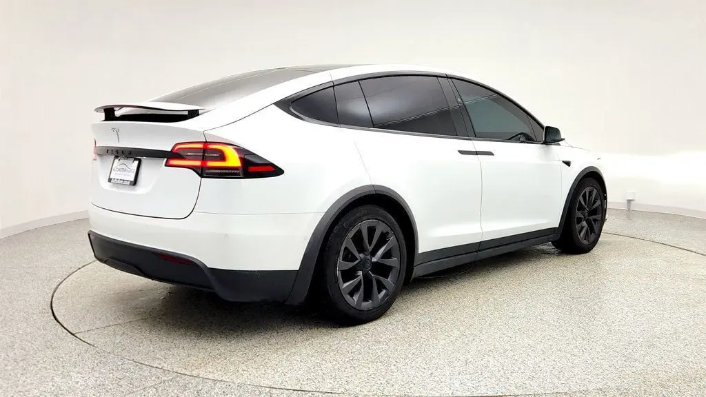 2022 Tesla Model X Base