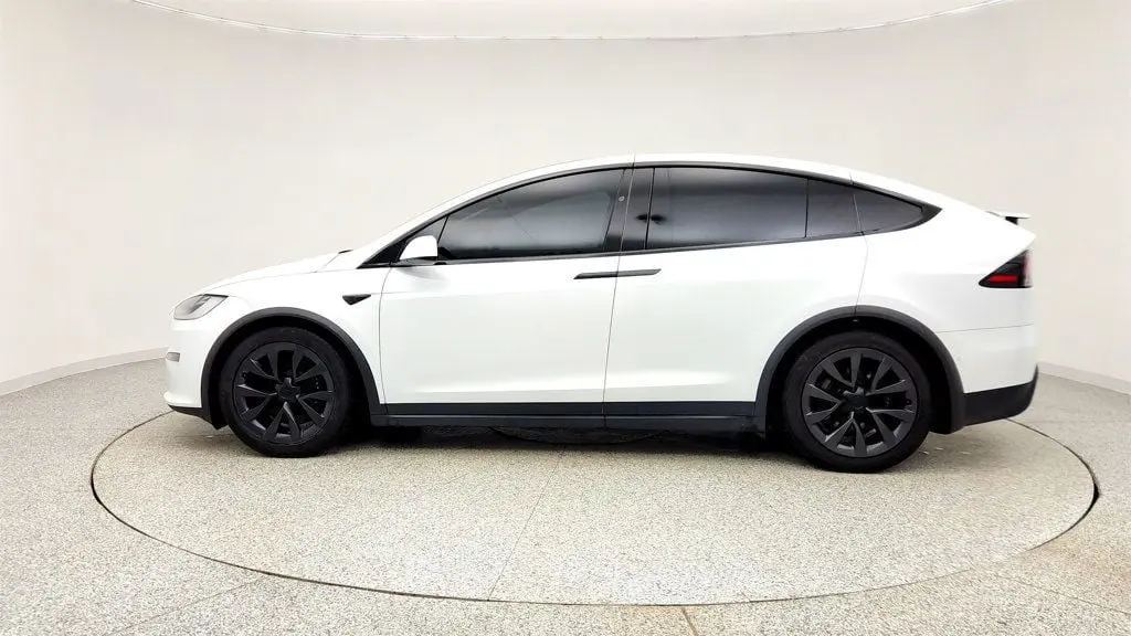 2022 Tesla Model X Base