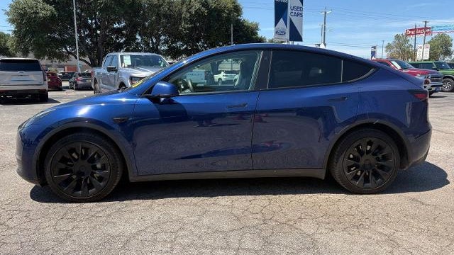 2023 Tesla Model Y Base