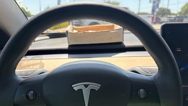 2023 Tesla Model Y Base