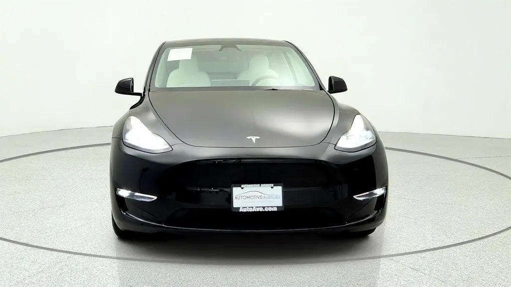 2023 Tesla Model Y Base