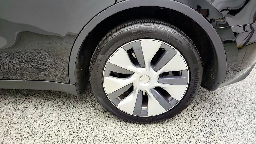2023 Tesla Model Y Base