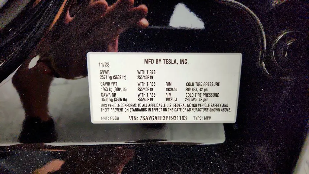 2023 Tesla Model Y Base