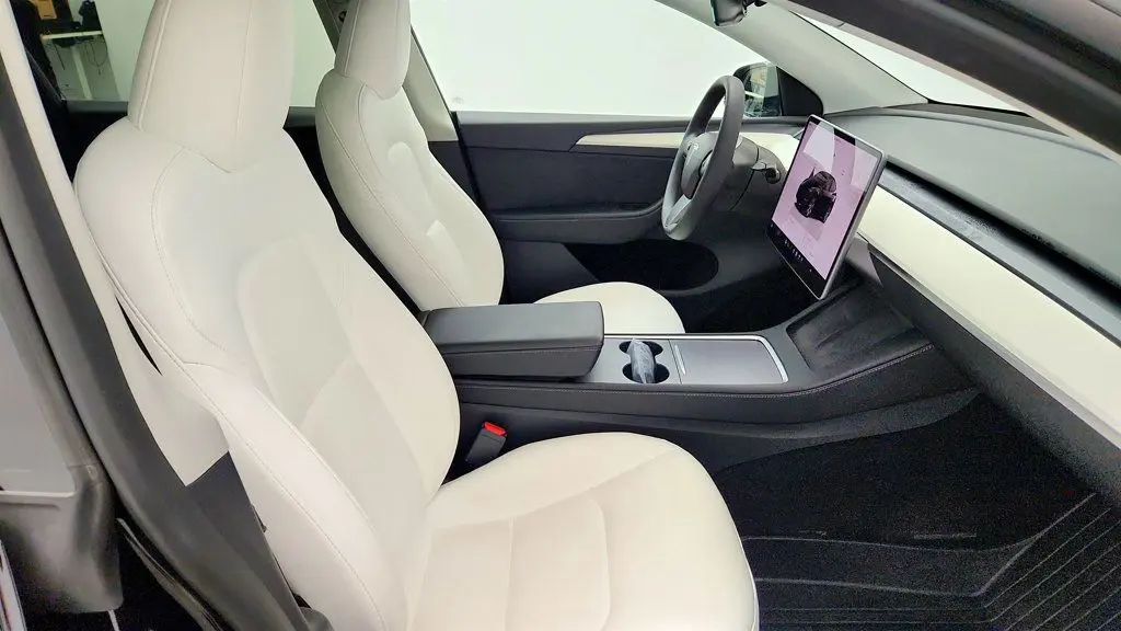 2023 Tesla Model Y Base