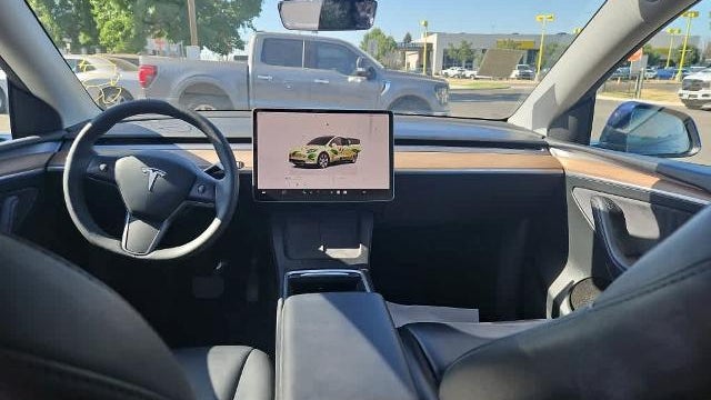 2024 Tesla Model Y Long Range