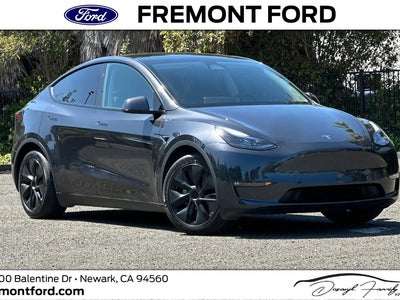 2025 Tesla Model Y AWD Long Range 4DR Crossover
