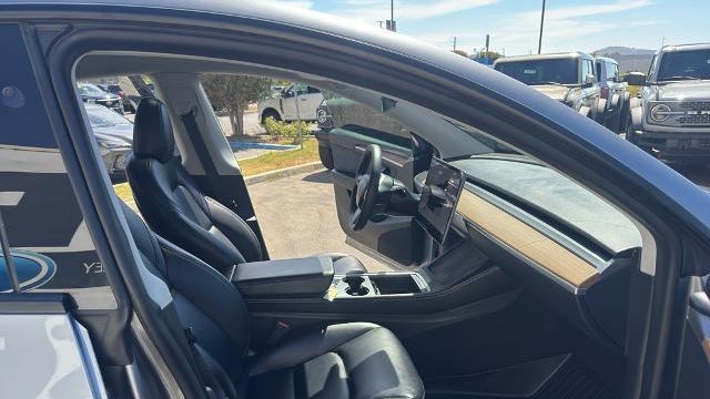 2025 Tesla Model Y Long Range