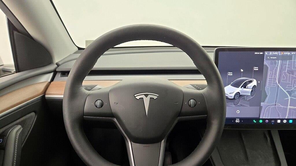 2025 Tesla Model Y Long Range