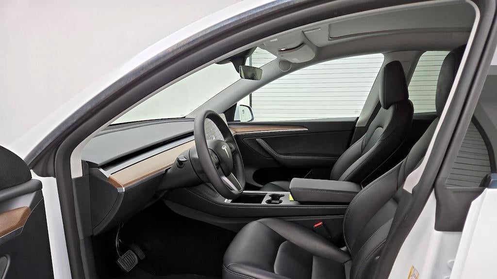 2025 Tesla Model Y Long Range