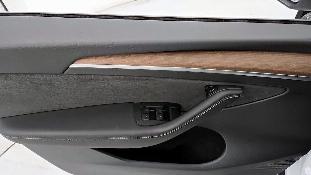 2025 Tesla Model Y Long Range