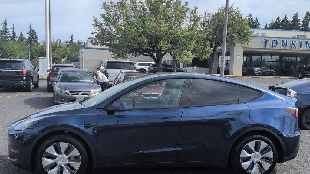 2024 Tesla Model Y Long Range