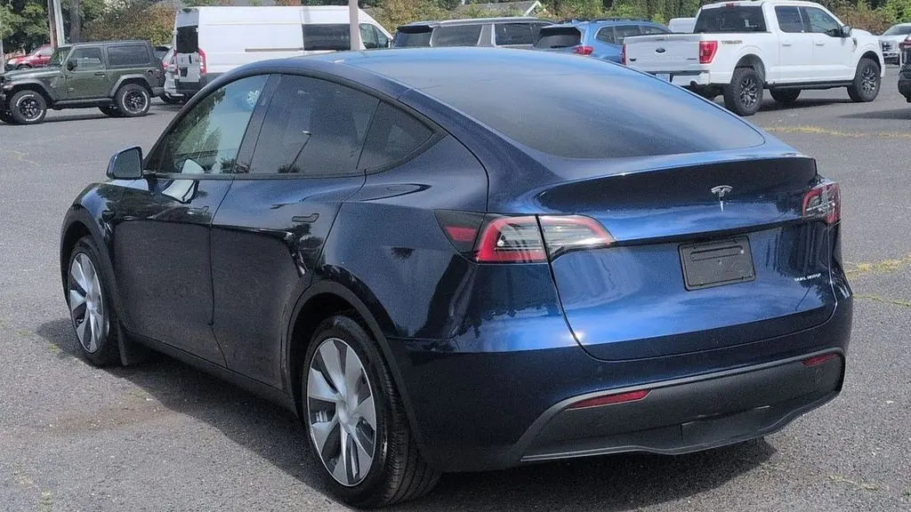 2024 Tesla Model Y Long Range