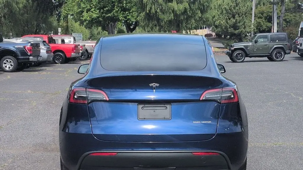 2024 Tesla Model Y Long Range