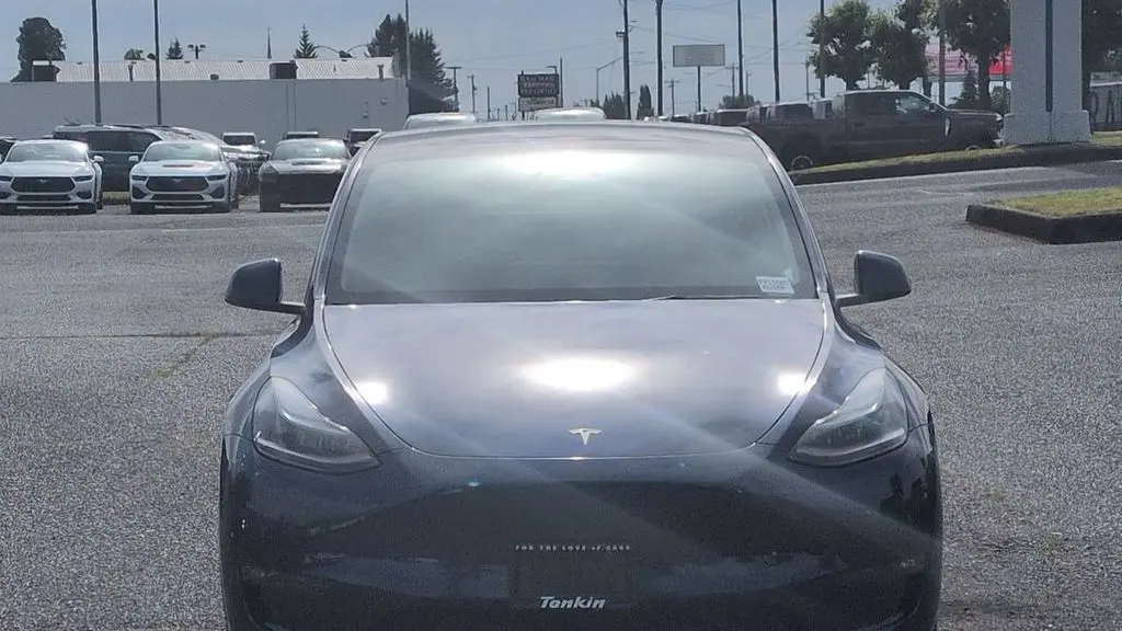 2024 Tesla Model Y Long Range