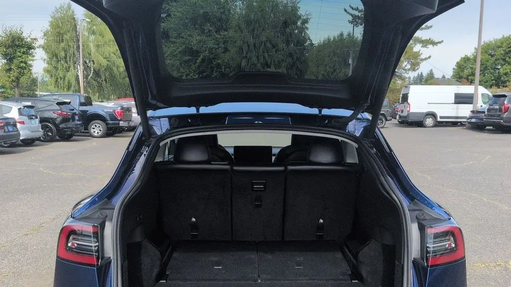 2024 Tesla Model Y Long Range