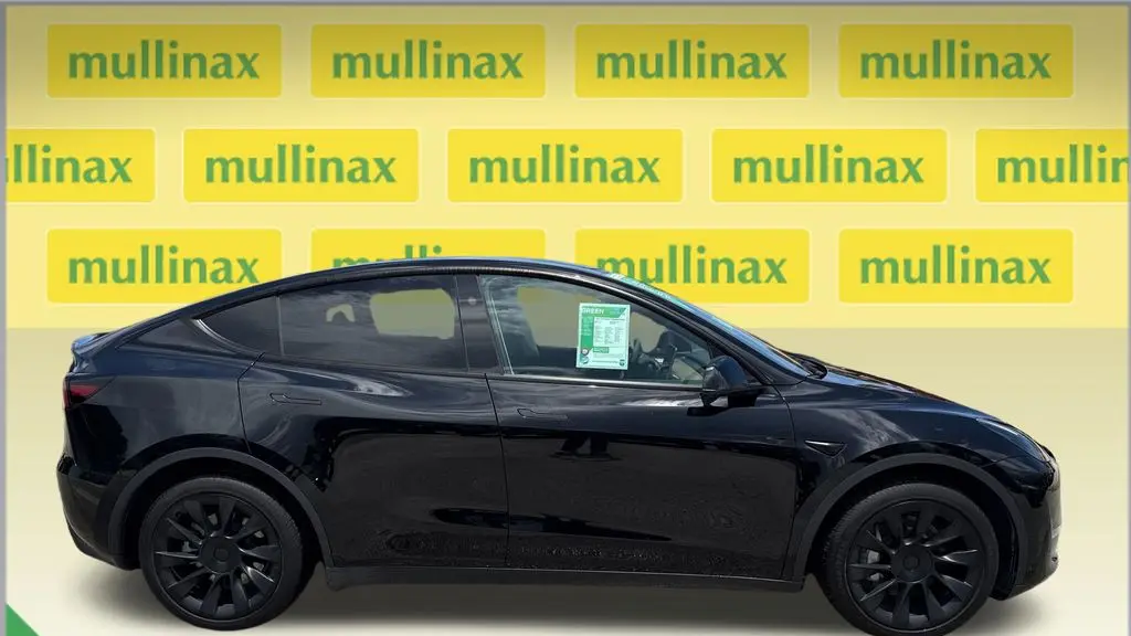 2023 Tesla Model Y Base