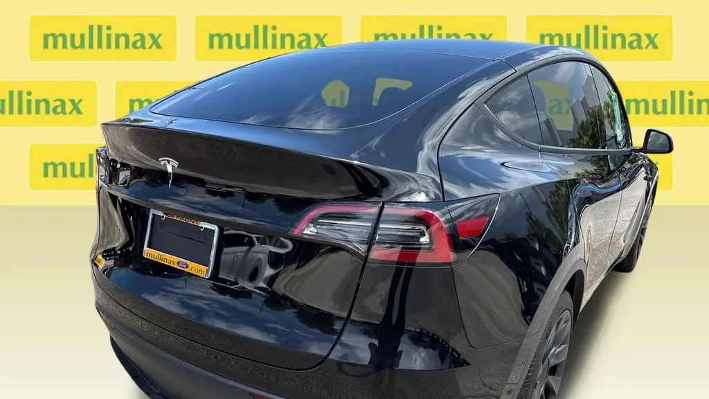 2023 Tesla Model Y Base
