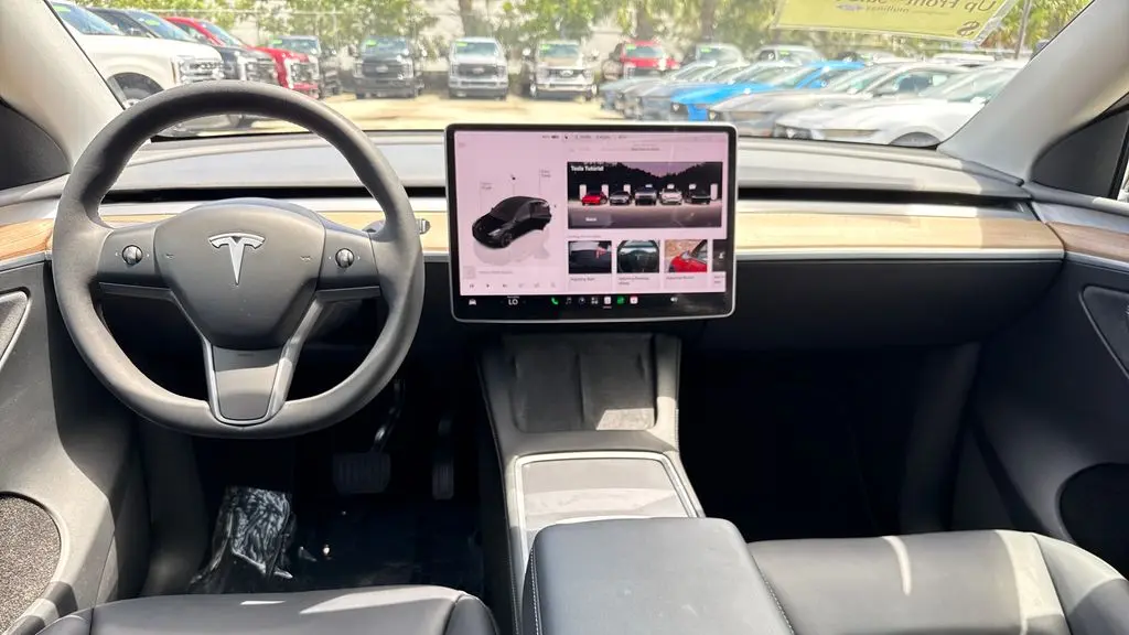 2023 Tesla Model Y Base