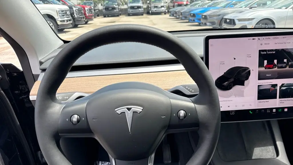 2023 Tesla Model Y Base