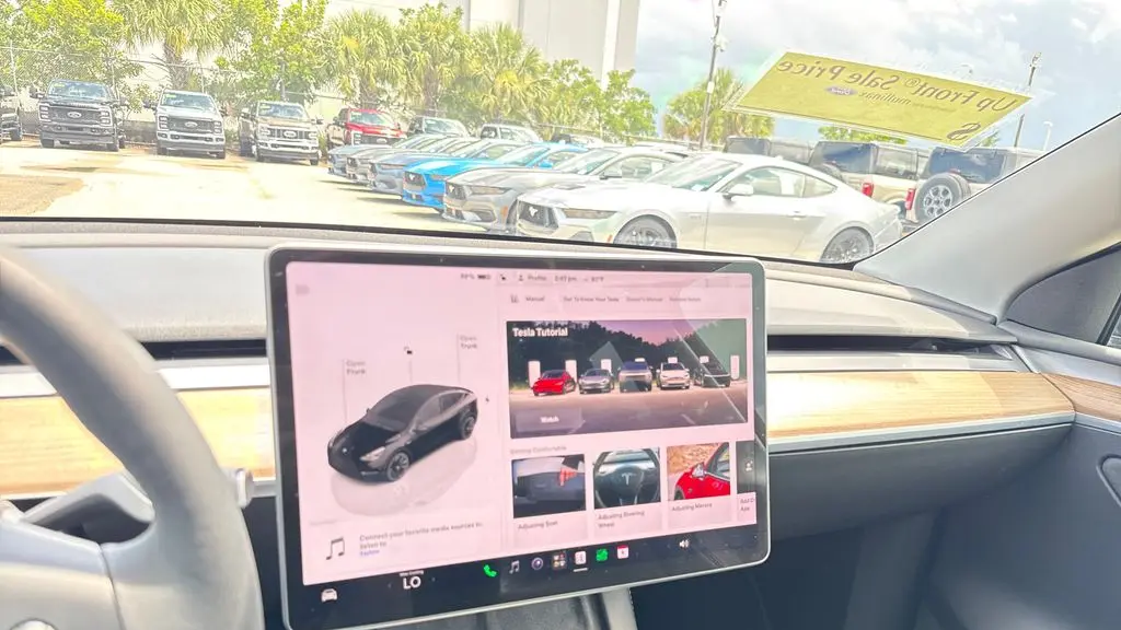 2023 Tesla Model Y Base