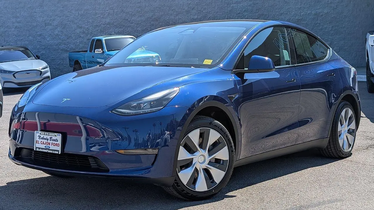 2024 Tesla Model Y Long Range