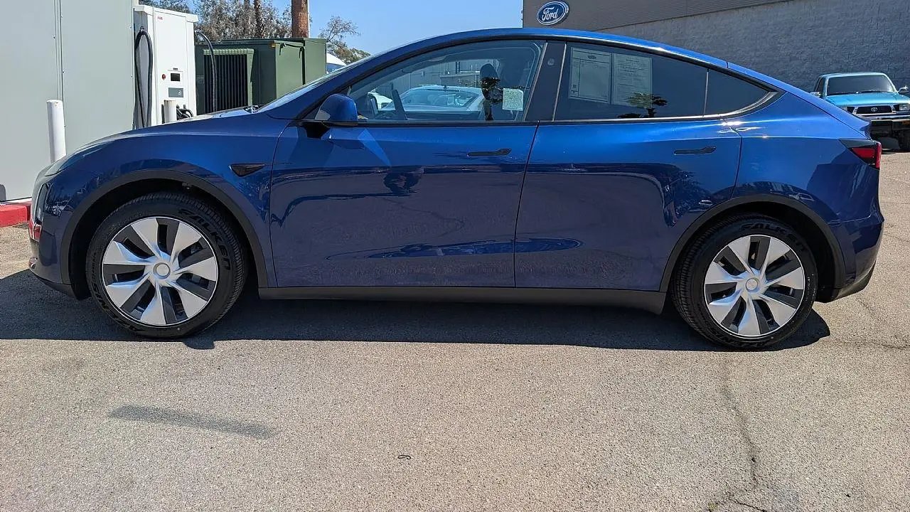 2024 Tesla Model Y Long Range
