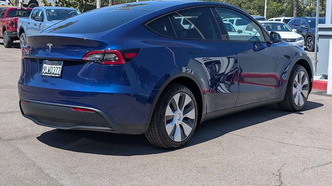 2024 Tesla Model Y Long Range