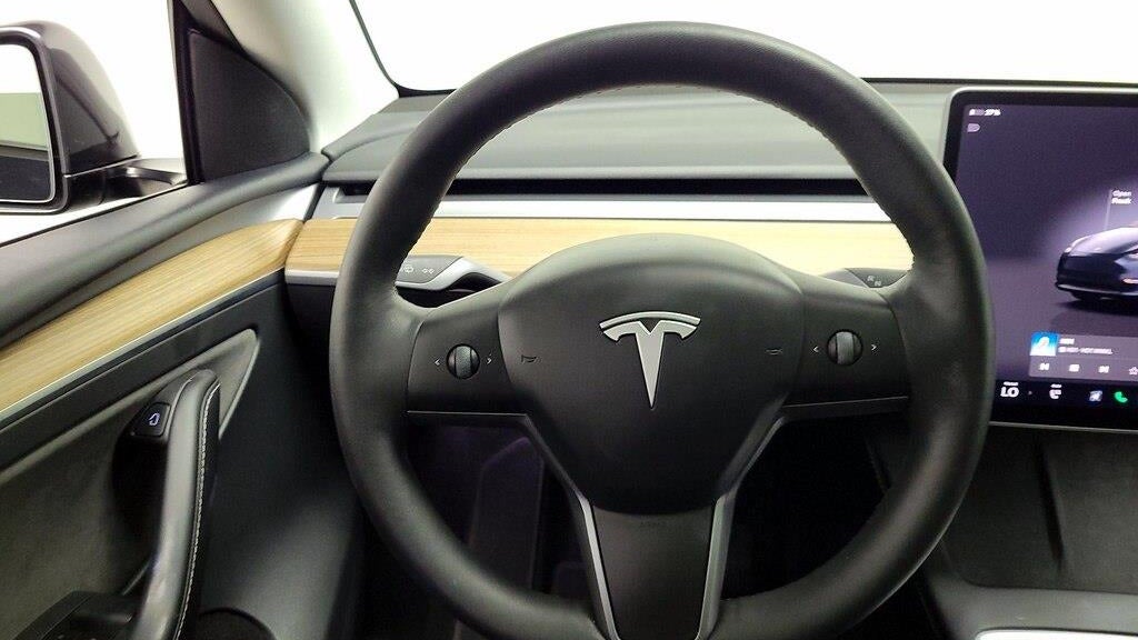 2025 Tesla Model Y Long Range